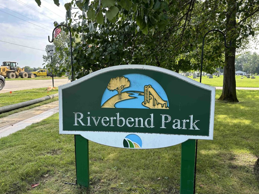 Riverbend Park sign