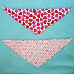 Fabric Bandana – Hearts on White