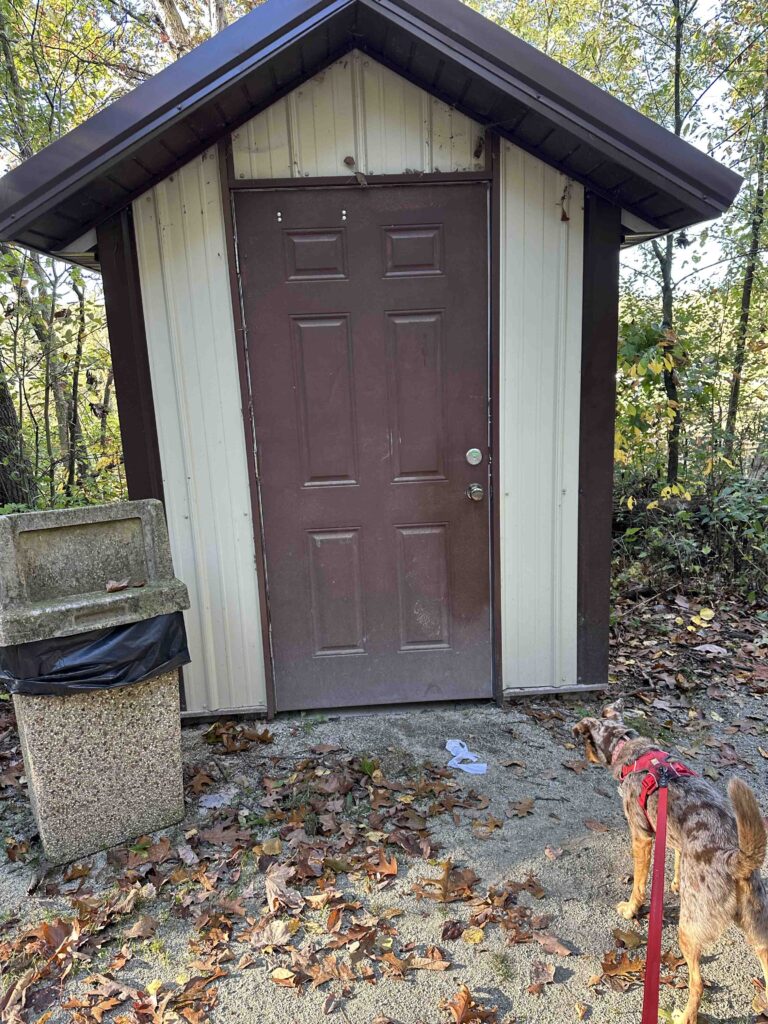 vault rest room